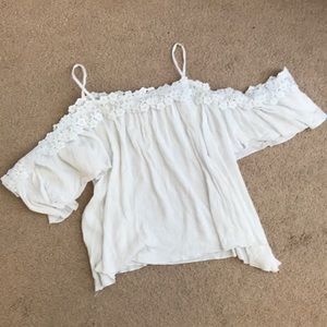 ⭐️10 for $15⭐️ off shoulder top